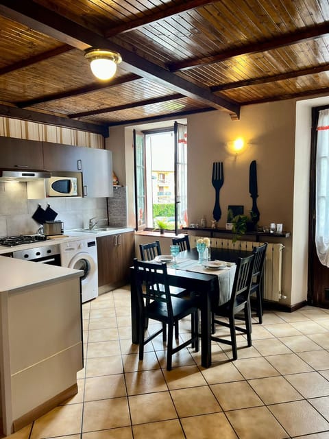 Kitchen or kitchenette, Living room, Seating area, Dining area, minibar, pet friendly, stove, washing machine