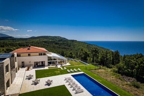 Property building, Day, Natural landscape, Bird's eye view, Pool view, Sea view, Swimming pool, Swimming pool