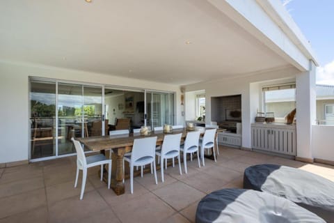 Patio, View (from property/room), Balcony/Terrace, Dining area