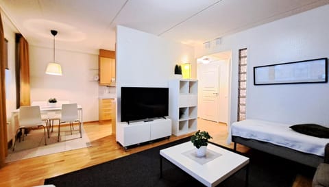 Kotimaailma Apartments - Tilava saunallinen & parvekkeellinen kaksio - Keernakatu Apartment in Finland