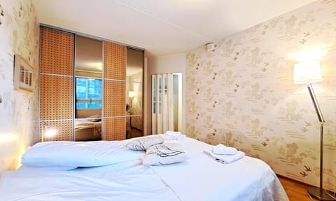 Kotimaailma Apartments - Tilava saunallinen & parvekkeellinen kaksio - Keernakatu Apartment in Finland