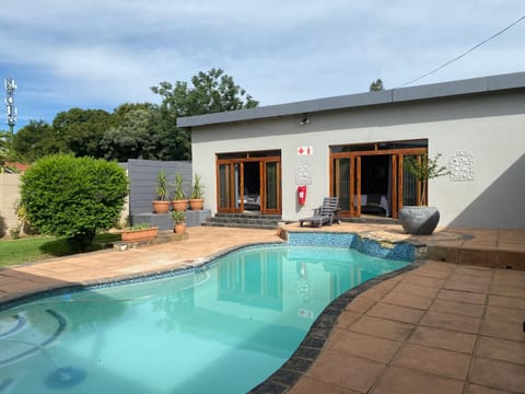 Balcony/Terrace, Swimming pool