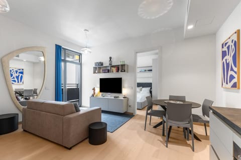 Kitchen or kitchenette, Living room, Seating area, Dining area