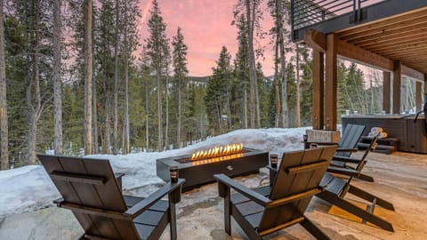 Winter, Seating area