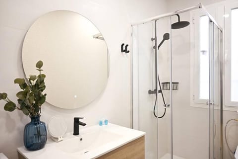 For You Rentals Espléndido Apartamento TEMPORAL de tres Dormitorios BEI41 Apartment in Madrid