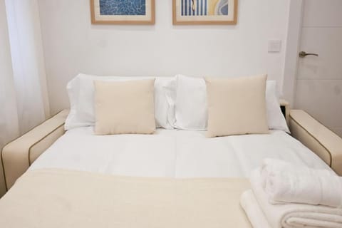 For You Rentals Espléndido Apartamento TEMPORAL de tres Dormitorios BEI41 Apartment in Madrid