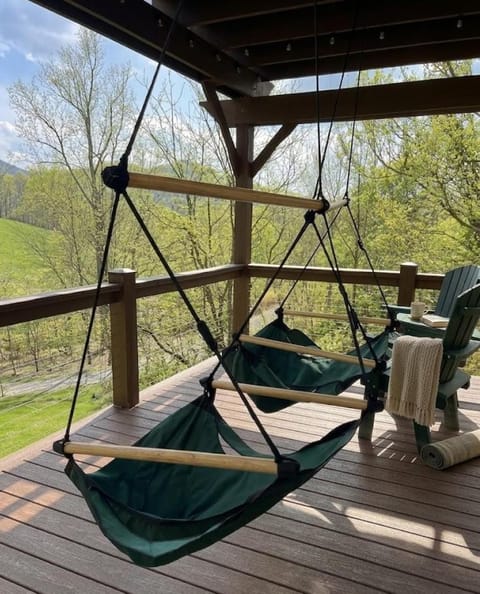 CL to DT Asheville, Hot Tub, Pool Table House in Buncombe County