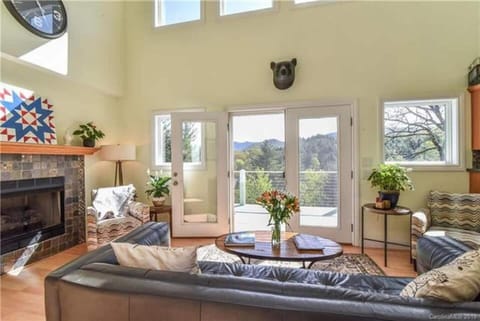 Close to DT Asheville- Weaverville- Apartment Inc House in Weaverville