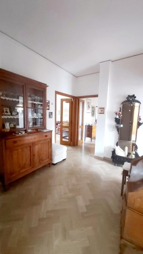 Living room, Internal: Not applicable to any particular room