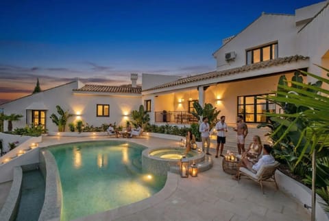 Property building, Patio, Hot Tub, Swimming pool