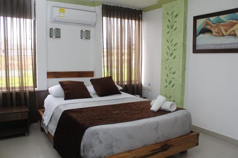 Bed, Photo of the whole room, Bedroom, air conditioner