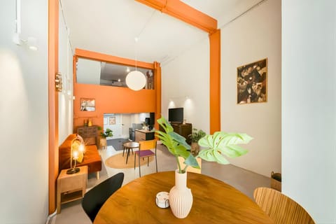 Living room, Dining area, Diving