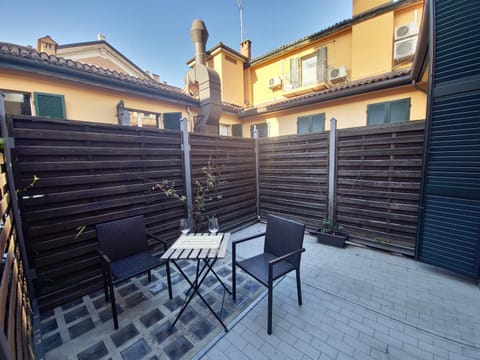 Patio, Day, Balcony/Terrace