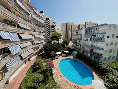 Property building, Neighbourhood, Garden, City view, Street view, sunbed