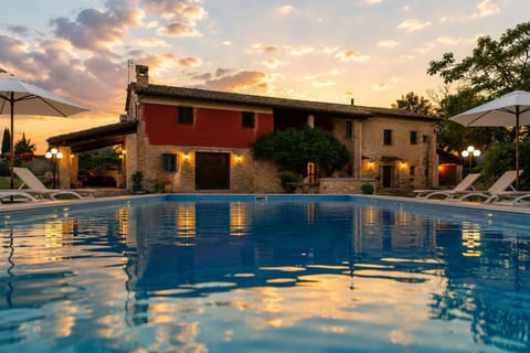 Property building, Restaurant/places to eat, Day, Pool view, Swimming pool, Sunrise, Sunset, sunbed
