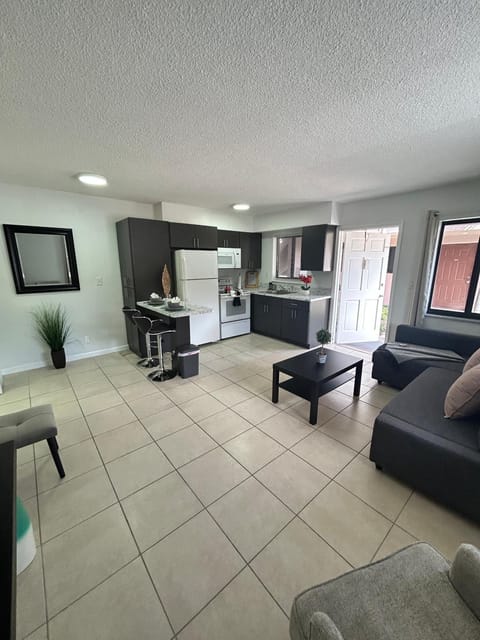 Kitchen or kitchenette, Living room, minibar