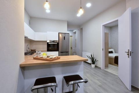 Kitchen or kitchenette, Dining area, minibar, pet friendly, stove
