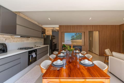Kitchen or kitchenette, Dining area, minibar, pet friendly, stove