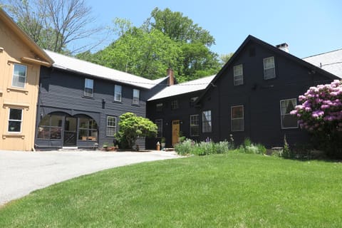 Property building, Spring, Day, Garden, Garden view