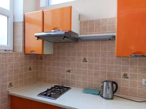 Coffee/tea facilities, Kitchen or kitchenette, Food and drinks, Food and drinks, Business facilities, Communal kitchen, Food, Food, children, children, children, young children, older children, group of guests, group of guests, group of guests, towels, towels, kitchen, kitchen