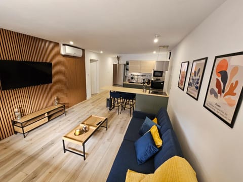 Kitchen or kitchenette, Living room