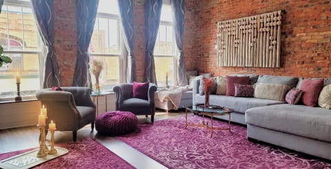 Living room, City view, City view, Street view, Street view, fireplace