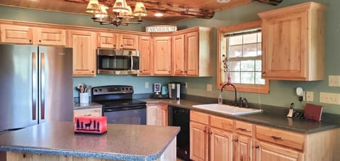 Virgin River Retreat East Zion & Bryce House in Glendale