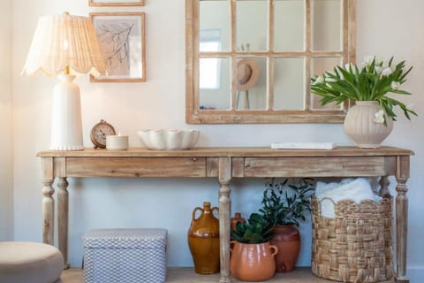 Light Bright Stylish PRIVATE Home - Whitworth House in Spokane