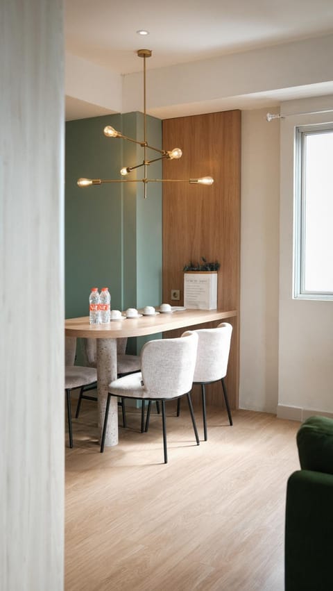 Coffee/tea facilities, Seating area, Dining area