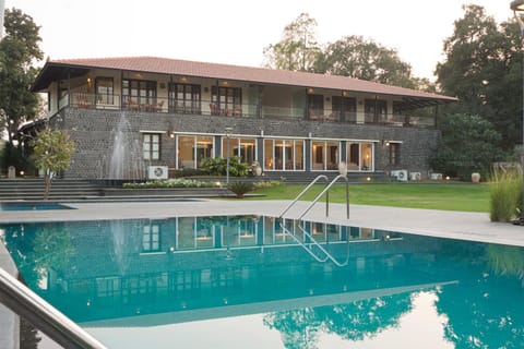 Property building, Garden, Swimming pool