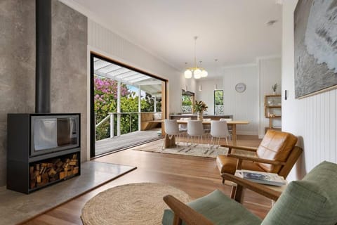 Living room, Seating area, fireplace