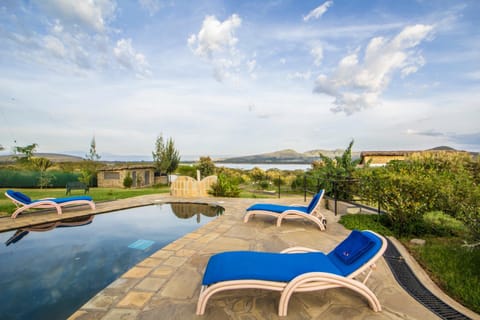 Swimming pool