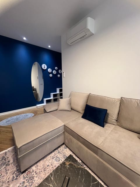 Living room, Seating area, air conditioner