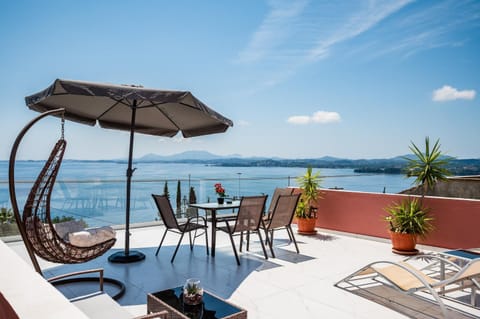 Natural landscape, View (from property/room), Balcony/Terrace, Seating area, Sea view, sunbed