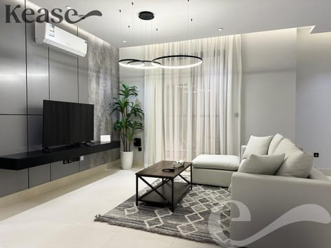 Communal lounge/ TV room, TV and multimedia, Living room, Seating area, Evening entertainment, air conditioner