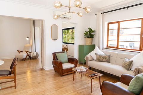 TV and multimedia, Living room, Seating area, air conditioner