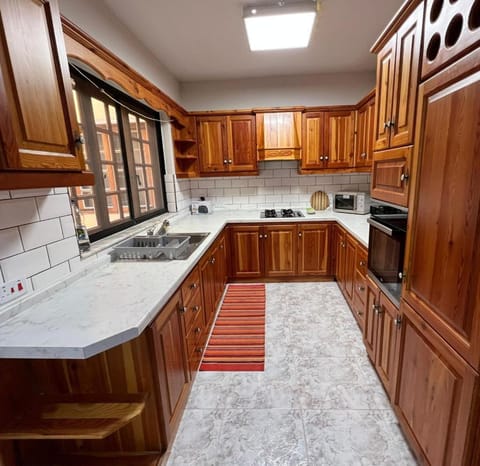 Kitchen or kitchenette, minibar, pet friendly, stove