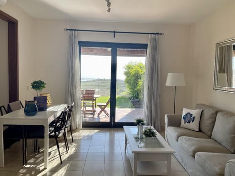 Communal lounge/ TV room, View (from property/room), Balcony/Terrace, Living room, Seating area