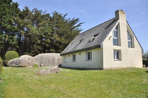 Villa petite vue mer à 150m de la plage de Toul Bihan à TREGASTEL - Réf 414 Villa in Trégastel