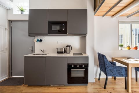 Coffee/tea facilities, Kitchen or kitchenette, minibar, pet friendly, stove, toaster