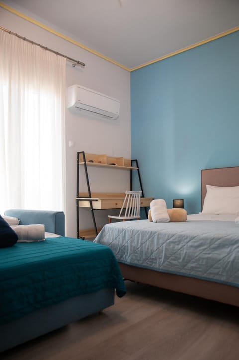 Photo of the whole room, Bedroom, air conditioner
