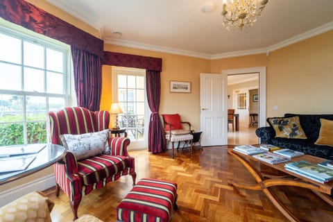 Waters Edge 1 Apartment in Dingle