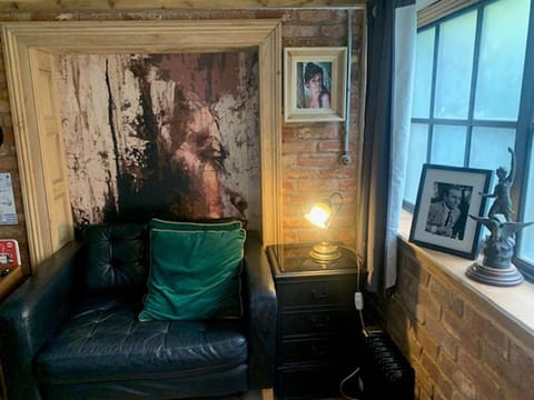 City Centre Stylish Hideaway Apartment in Exeter