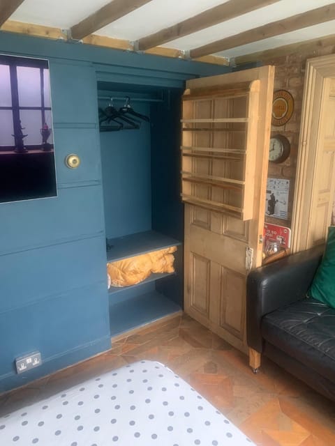 City Centre Stylish Hideaway Apartment in Exeter