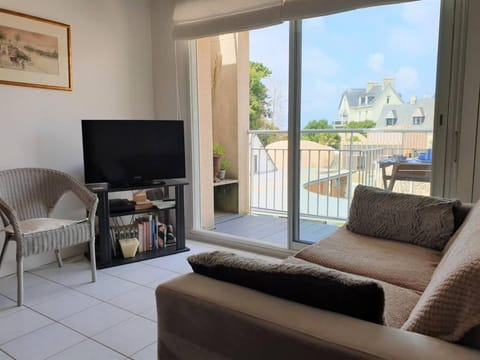 Appartement à 50m de la plage du Coz-Pors à TREGASTEL - Réf 603 Apartment in Trégastel