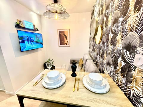 TV and multimedia, Dining area