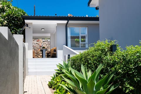Property building, Patio, Day, Garden, View (from property/room), Balcony/Terrace