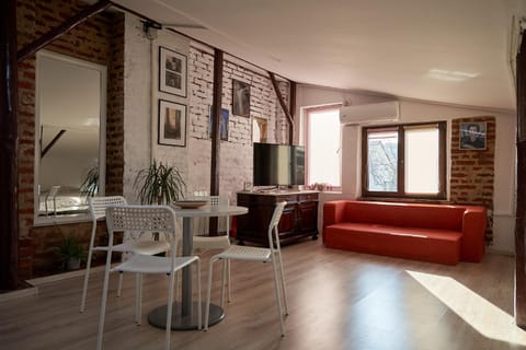 Living room, Seating area, Dining area