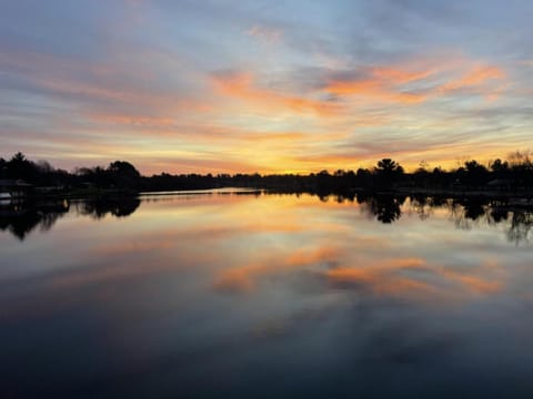 Bridge Inn Tomhawk - 2nd Floor, 1 King Size Bed, Balcony, River View Bed and Breakfast in Wisconsin