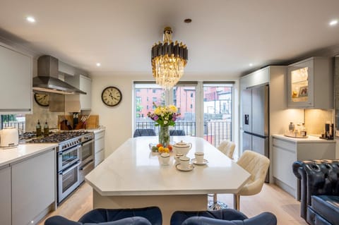 Seating area, dishwasher, oven, stove